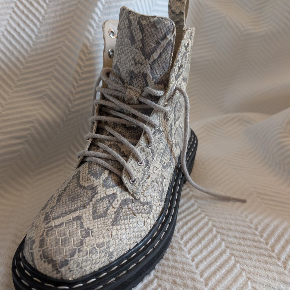 Black Suede X Caroline Stanbury Python Drea Lug Sole Combat Boots Womens 7 - 7.5 - Picture 5 of 12